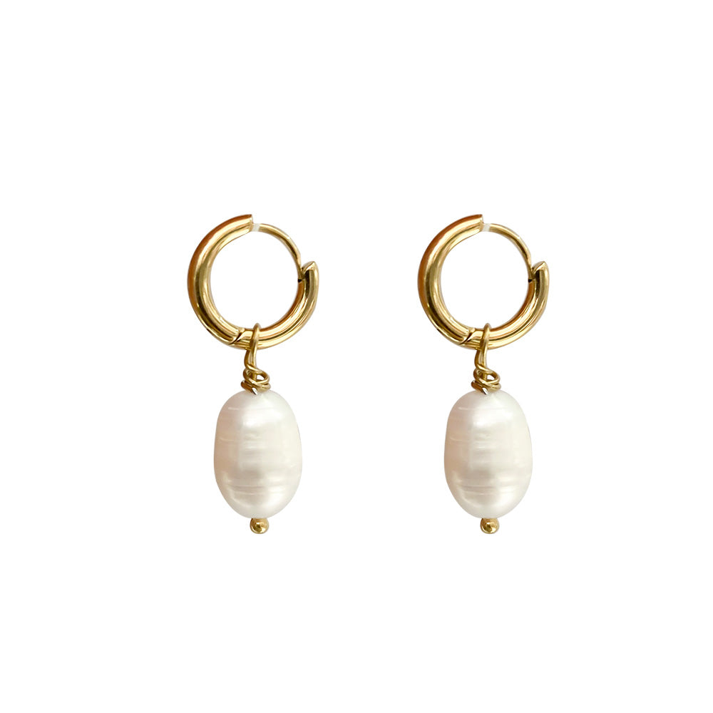 Clean Pearl Earring