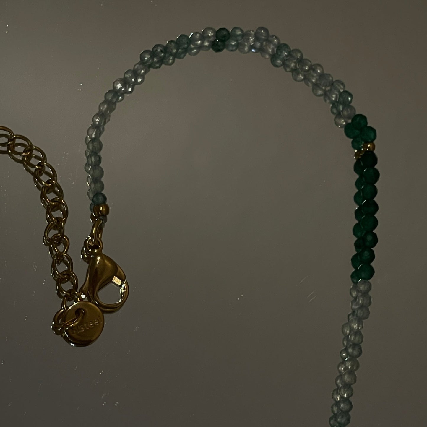 EMERALD STONES HALSKETTE