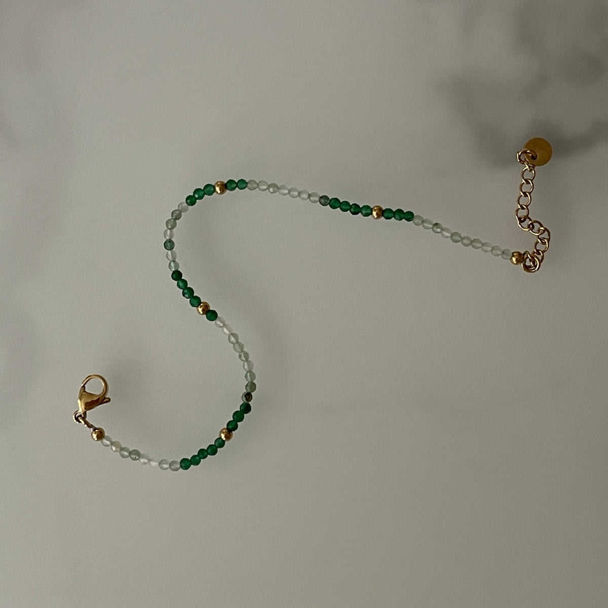 EMERALD STONES ARMBAND